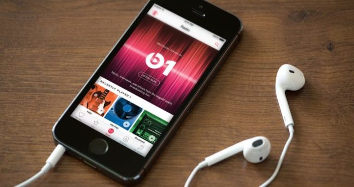Etisalat offers free access to 'Apple Music'