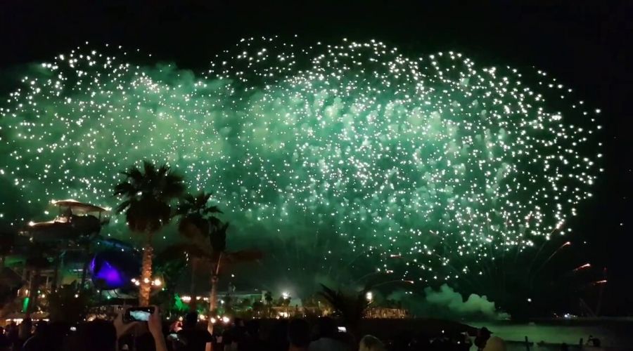 la mer fireworks 2020 new year