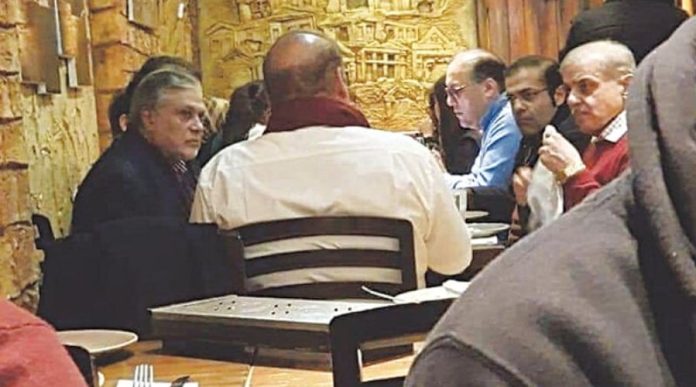 Nawaz Sharif's Picture at London Restaurant gets Viral on Internet