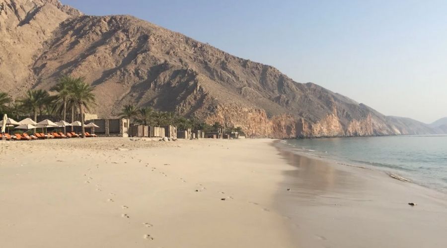 Oman suspends visa issue, advice travellers to leave country