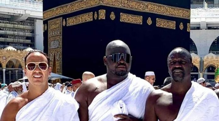 US rapper Akon performs Umrah in Makkah, Saudi Arabia