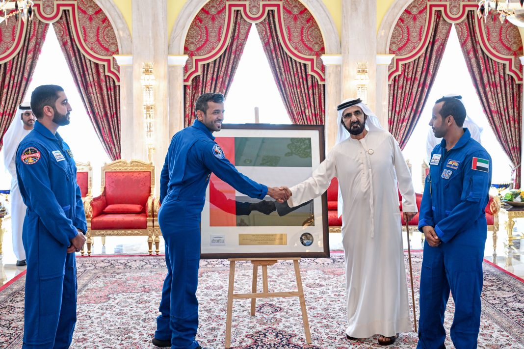 Emirati Astronaut Sultan Al Neyadi Presents UAE Flag to HH Sheikh Mohammed