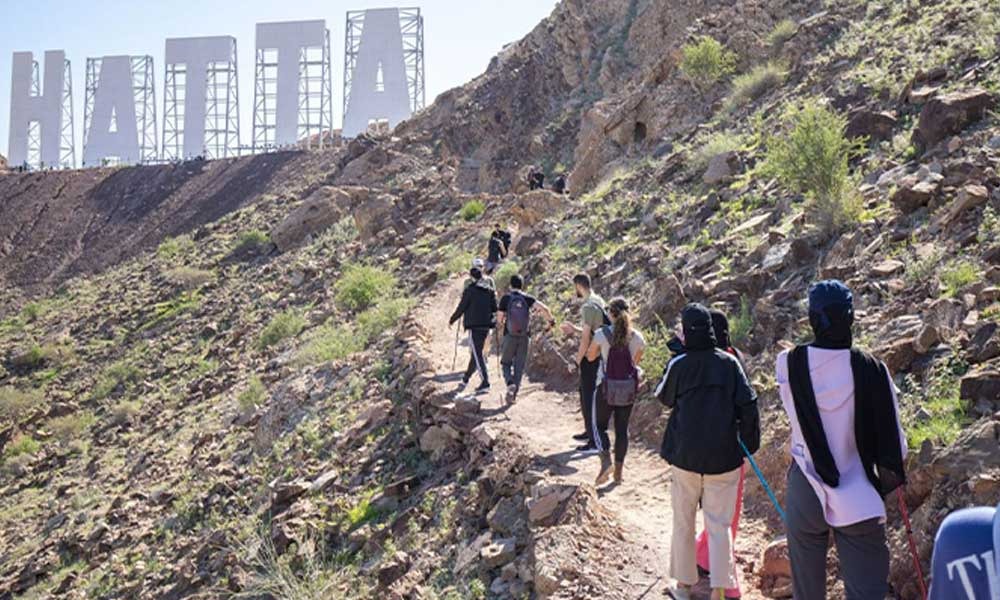 Hiking in Hatta Mountain in Dubai