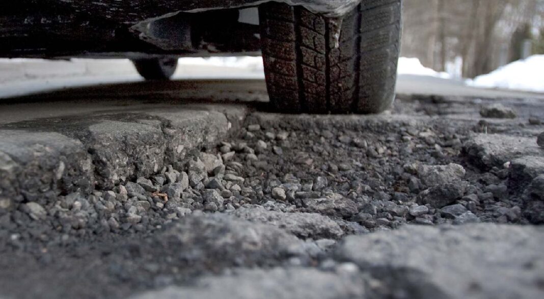 Why Drivers Should Avoid Potholes: Driving tips in UAE